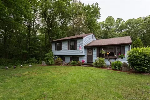 4 Docker Dr, Wallingford, CT 06492 photo 1