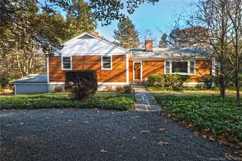 331 W River Rd, Orange, CT 06477 photo 1