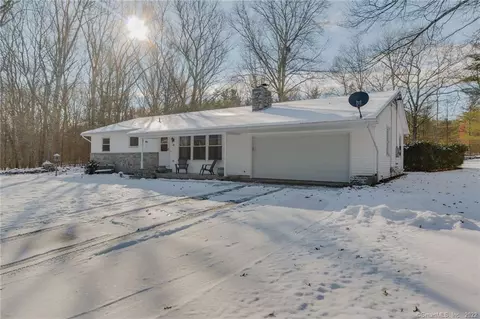 10 South St, Plainfield, CT 06374 photo 1