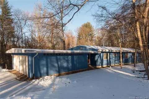 237 Duncaster Rd, Bloomfield, CT 06002 photo 1