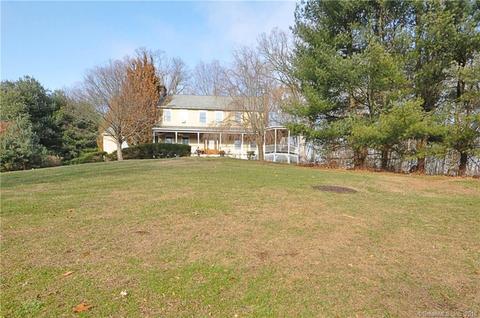 1 Gopher Rd, Newtown, CT 06470 photo 1