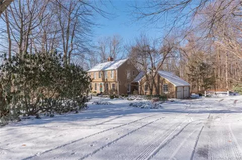 25 Wagon Wheel Rd, Redding, CT 06896 photo 1
