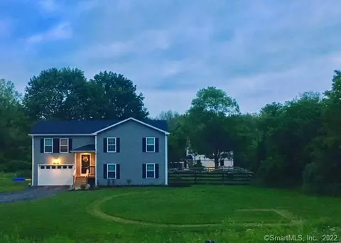 100 Williamsville Rd, Killingly, CT 06241 photo 1