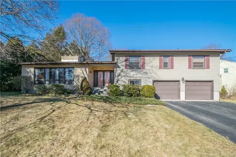 39 Southwind Rd, Waterbury, CT 06708 photo 1