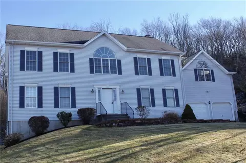 24 Quarry Ln, Hamden, CT 06518 photo 1