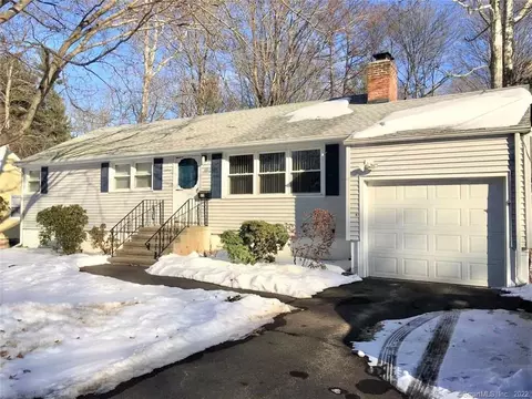 33 New Rd, Hamden, CT 06518 photo 1