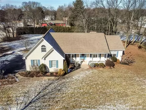 8 Royal Oak Ln, Suffield, CT 06078 photo 1