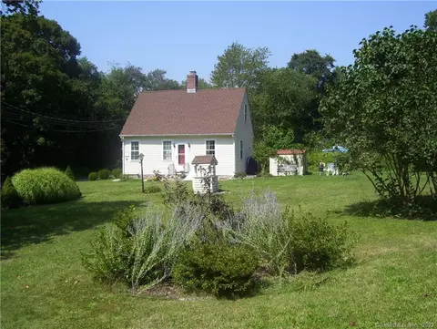 37 Liberty St, Clinton, CT 06413 photo 1