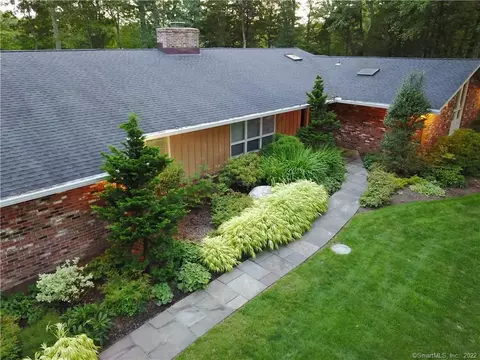 69 Normandy Rd, Trumbull, CT 06611 photo 1