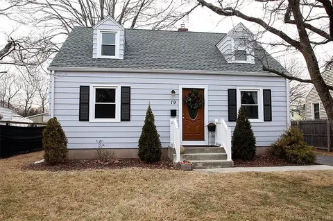 19 Albertson Rd, Hamden, CT 06514 photo 1