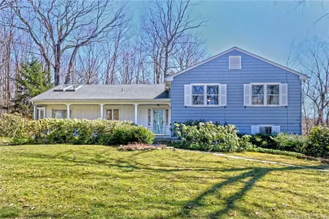 67 Oak Ridge Dr, Bethany, CT 06524 photo 1