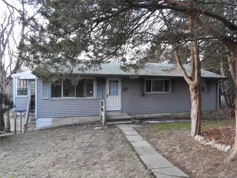 27 N High St, Clinton, CT 06413 photo 1