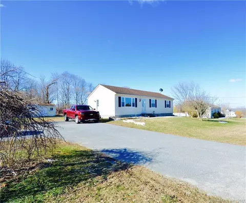 15 Lori Dr, Plainfield, CT 06374 photo 1