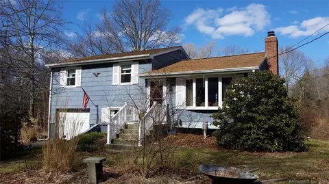 8 Sunset Ave, Ledyard, CT 06339 photo 1