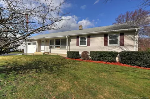 75 Clover Cir, Hamden, CT 06514 photo 1