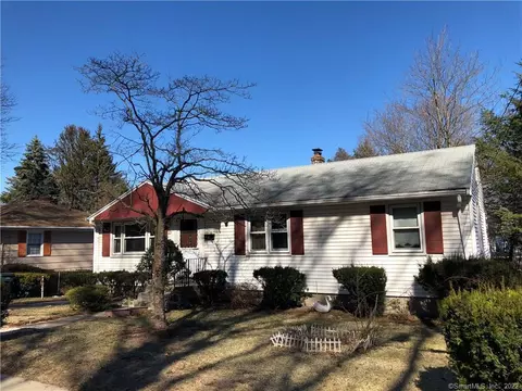 105 Park Rd, Hamden, CT 06517 photo 1