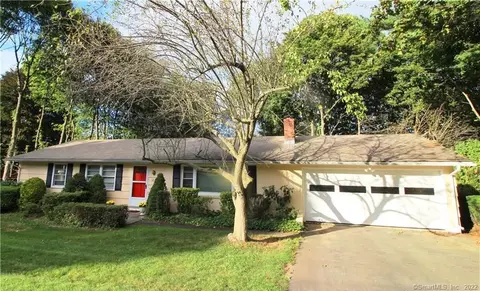 40 Apple Tree Ln, Hamden, CT 06518 photo 1