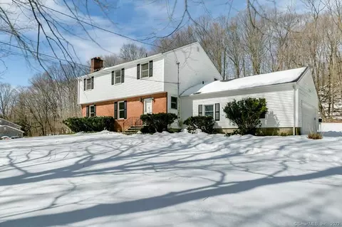 39 Ann Dr, Bethany, CT 06524 photo 1