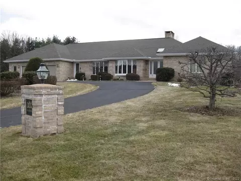 49 Woodbridge Dr, Suffield, CT 06078 photo 1