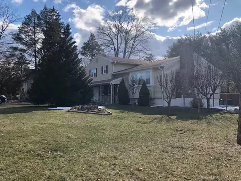 41 E Rocks Rd, Norwalk, CT 06851 photo 1