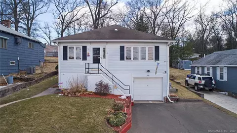 340 Halladay Dr, Suffield, CT 06093 photo 1