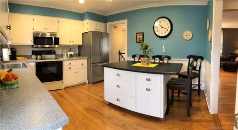 80 Grabherr Rd, Thomaston, CT 06787 photo 1