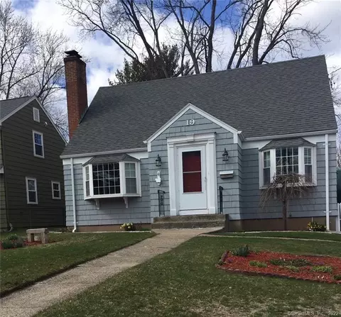 19 Chamberlain Rd, Wethersfield, CT 06109 photo 1