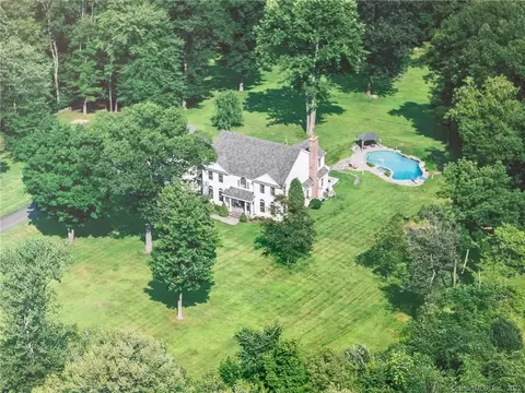 4 Sunrise Ln, Bridgewater, CT 06752 photo 1