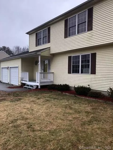 8 Amanda Ln, Killingly, CT 06241 photo 1