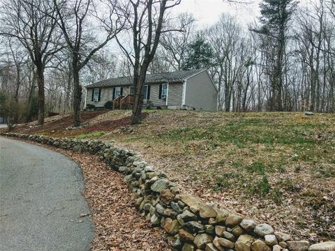 76 Silas Deane Rd, Ledyard, CT 06339 photo 1