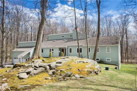 254 Wilton Rd E, Ridgefield, CT 06877 photo 1