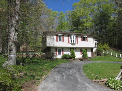 82 Collelo Ave, Moosup, CT 06354 photo 1