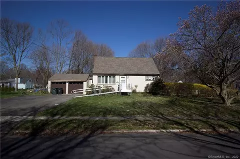 13 Pullman Dr, Milford, CT 06461 photo 1