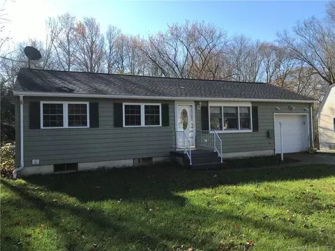 4 Village Dr, Ledyard, CT 06339 photo 1