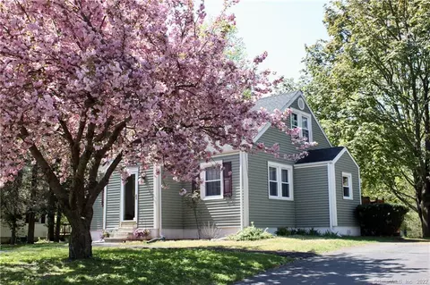 87 Northfield Rd, Wallingford, CT 06492 photo 1