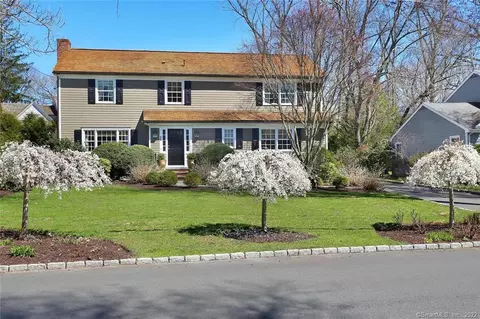 28 Hearthstone Dr, Riverside, CT 06878 photo 1