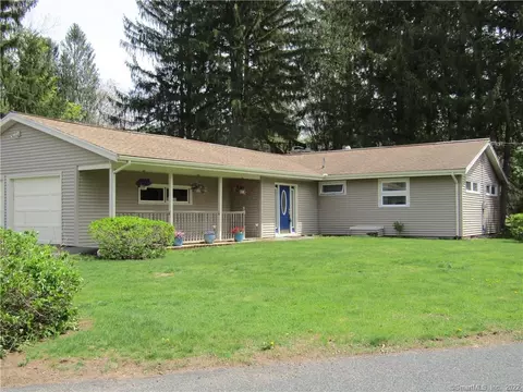 31 Maxwell Dr, Vernon, CT 06066 photo 1