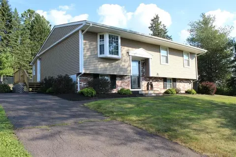 205 Oak Ridge Dr, Middletown, CT 06457 photo 1