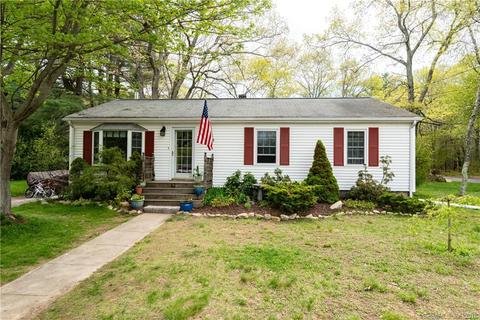 12 Gore Gable Dr, Webster, MA 01570 photo 1