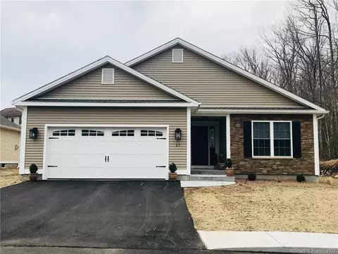 32 Mockingbird Dr, Killingly, CT 06239 photo 1