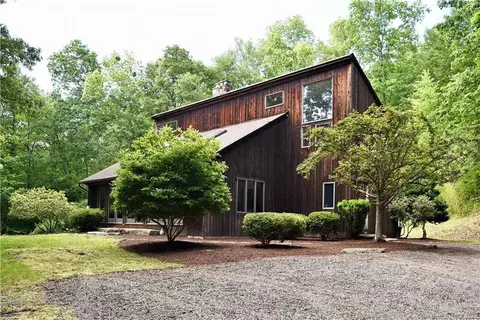 322 Old Turnpike Rd E, Bridgewater, CT 06752 photo 1