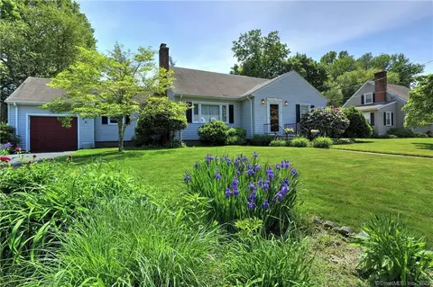 84 Jesswig Dr, Hamden, CT 06517 photo 1