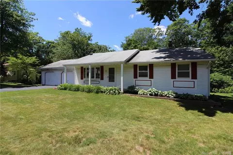 38 Stratton Ct, Hamden, CT 06514 photo 1