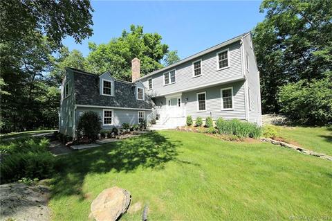 1 Beeholm Rd, Redding, CT 06896 photo 1