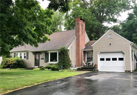 65 North St, Killingly, CT 06239 photo 1