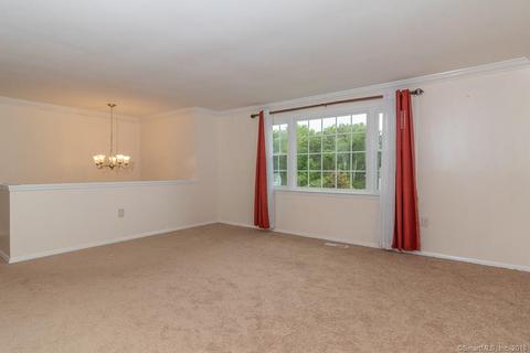 17 Jonathan Pl, Bloomfield, CT 06002 photo 1