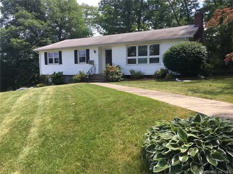 8 Jennifer Rd, Hamden, CT 06514 photo 1