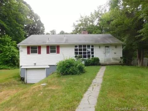 29 Daniel Blvd, Bloomfield, CT 06002 photo 1