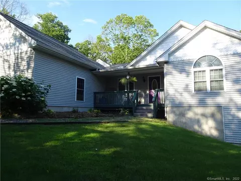 10 Meadow Brook Cir, Lisbon, CT 06351 photo 1