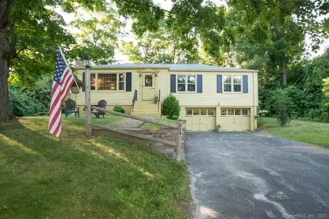 834 Brookside Dr, Orange, CT 06477 photo 1